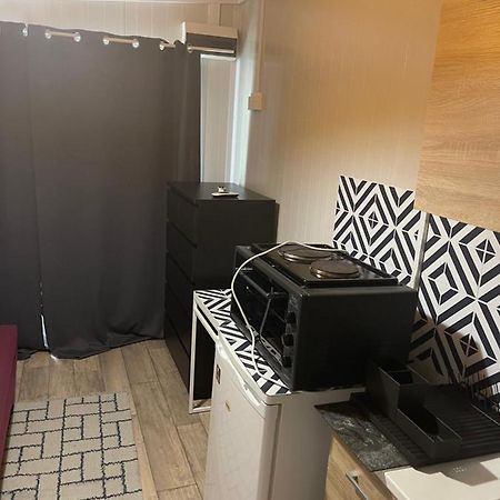 Cozy Studio In Town Center Limassol Exteriör bild
